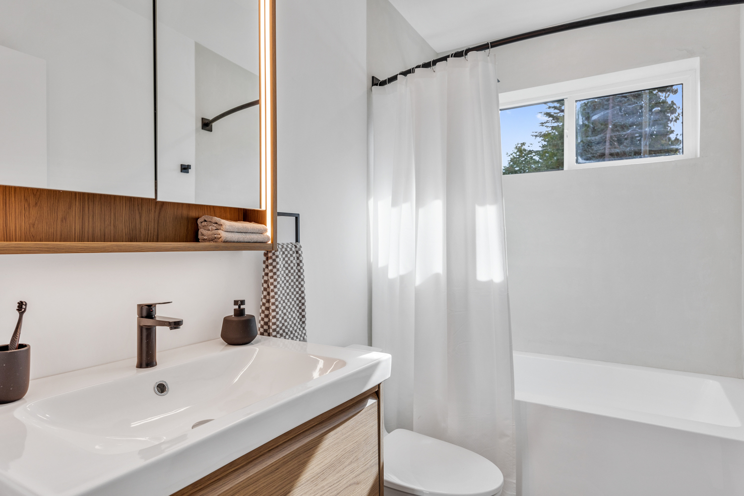 Sonora tub detail